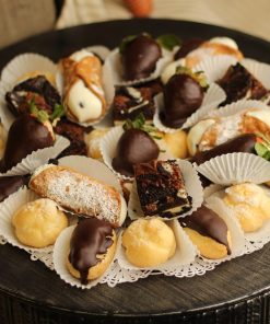 Pastry Tray 20 piece cream puff & Eclair